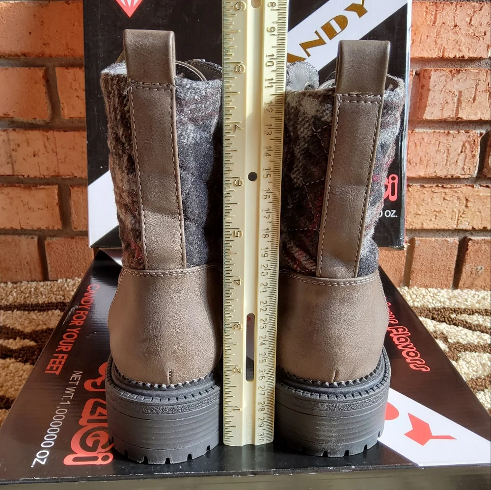 NEW! ROCK & CANDY GREY MAX FAUX LEATHER  COMBAT ANKLE BOOTS SHOES SIZE 6 M - Picture 4 of 11